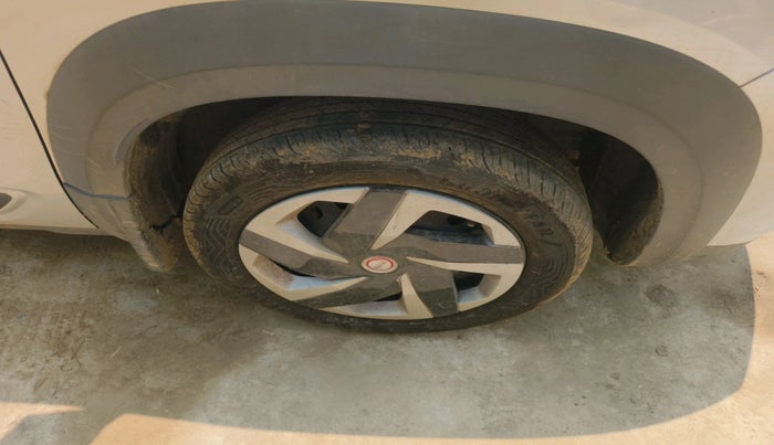 2021 Renault Kiger RXL AMT, Petrol, Automatic, 45,117 km, tyre