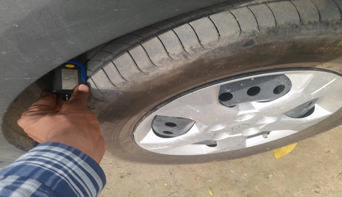 2024 Mahindra XUV 3XO MX3 1.5 Turbo Diesel, Diesel, Manual, 41,053 km, tyre