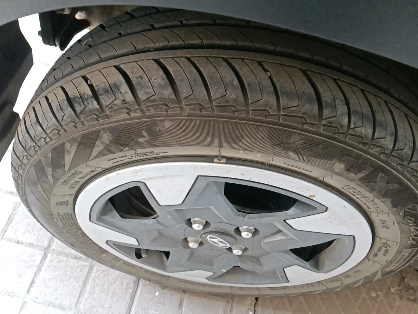 2025 Hyundai EXTER SX Smart 1.2 HY-CNG Duo, CNG, Manual, 6,850 km, tyre