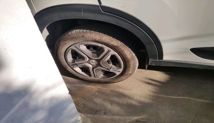 2024 Tata NEXON SMART+ 1.2 PETROL, Petrol, Manual, 11,102 km, tyre