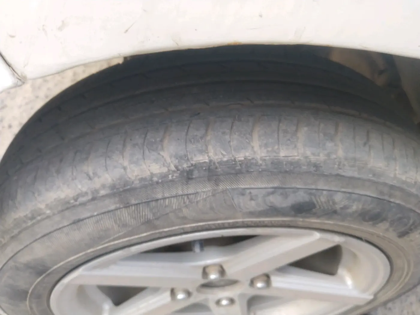2015 Maruti Alto K10 VXI, Petrol, Manual, 1,54,548 km, tyre