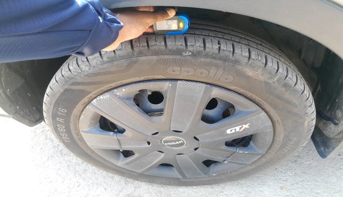 2022 Tata NEXON XM SUNROOF PETROL, Petrol, Manual, 56,877 km, tyre