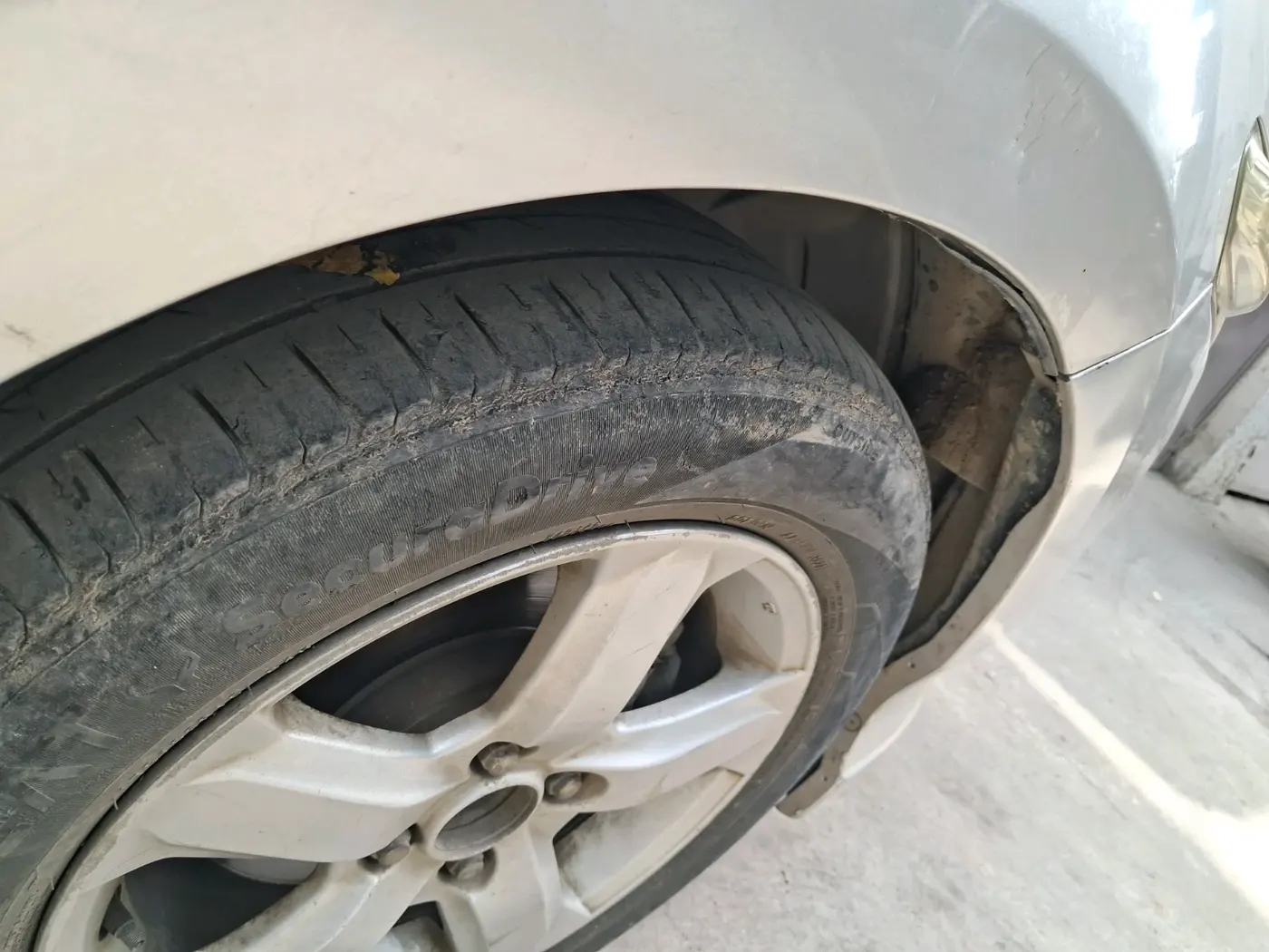2013 Honda City 1.5L I-VTEC S MT, CNG, Manual, 1,44,735 km, tyre