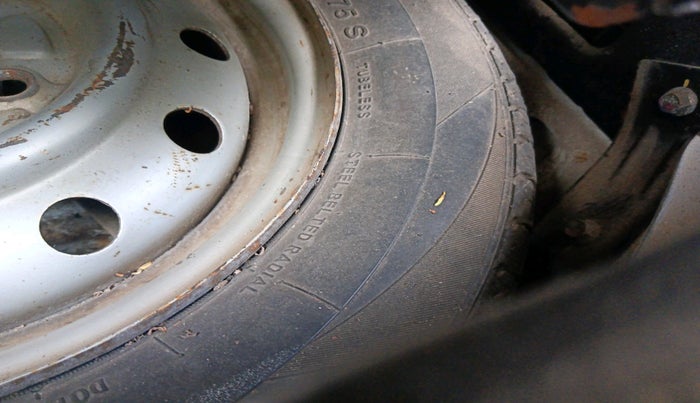 2012 Maruti Wagon R 1.0 LXI CNG, CNG, Manual, 83,035 km, tyre