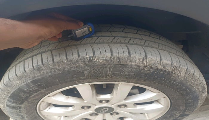 2017 Mahindra XUV500 W10 AT, Diesel, Automatic, 46,440 km, tyre