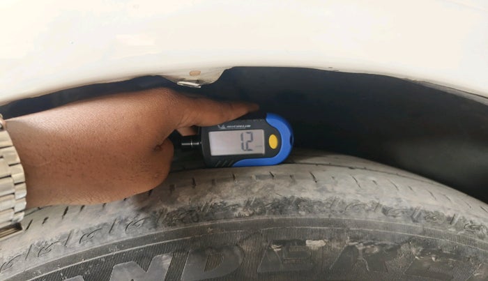 2012 Skoda Superb ELEGANCE 2.0 TDI CR AT, Diesel, Automatic, 1,01,498 km, tyre