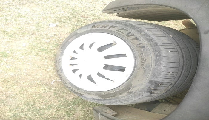 2019 Mahindra KUV 100 NXT K6+ P 6 STR, Petrol, Manual, 61,327 km, tyre