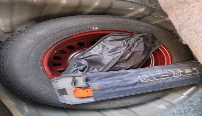 2023 Nissan MAGNITE XL, Petrol, Manual, 19,906 km, tyre