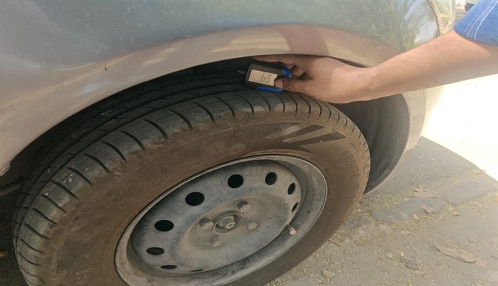 2013 Maruti Swift Dzire VDI, Diesel, Manual, 1,17,375 km, tyre