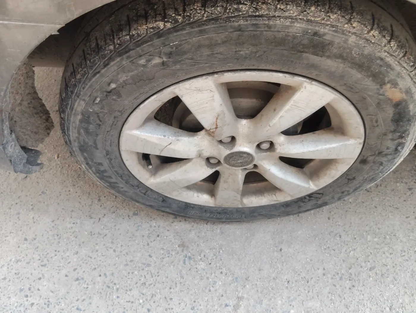 2012 Nissan Sunny XV PETROL, CNG, Manual, 73,728 km, tyre