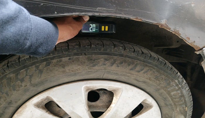 2011 Hyundai i10 MAGNA 1.1, CNG, Manual, 87,987 km, tyre