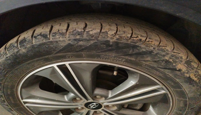 2017 Hyundai Creta SX (O) 1.6 DIESEL, Diesel, Manual, 87,514 km, tyre