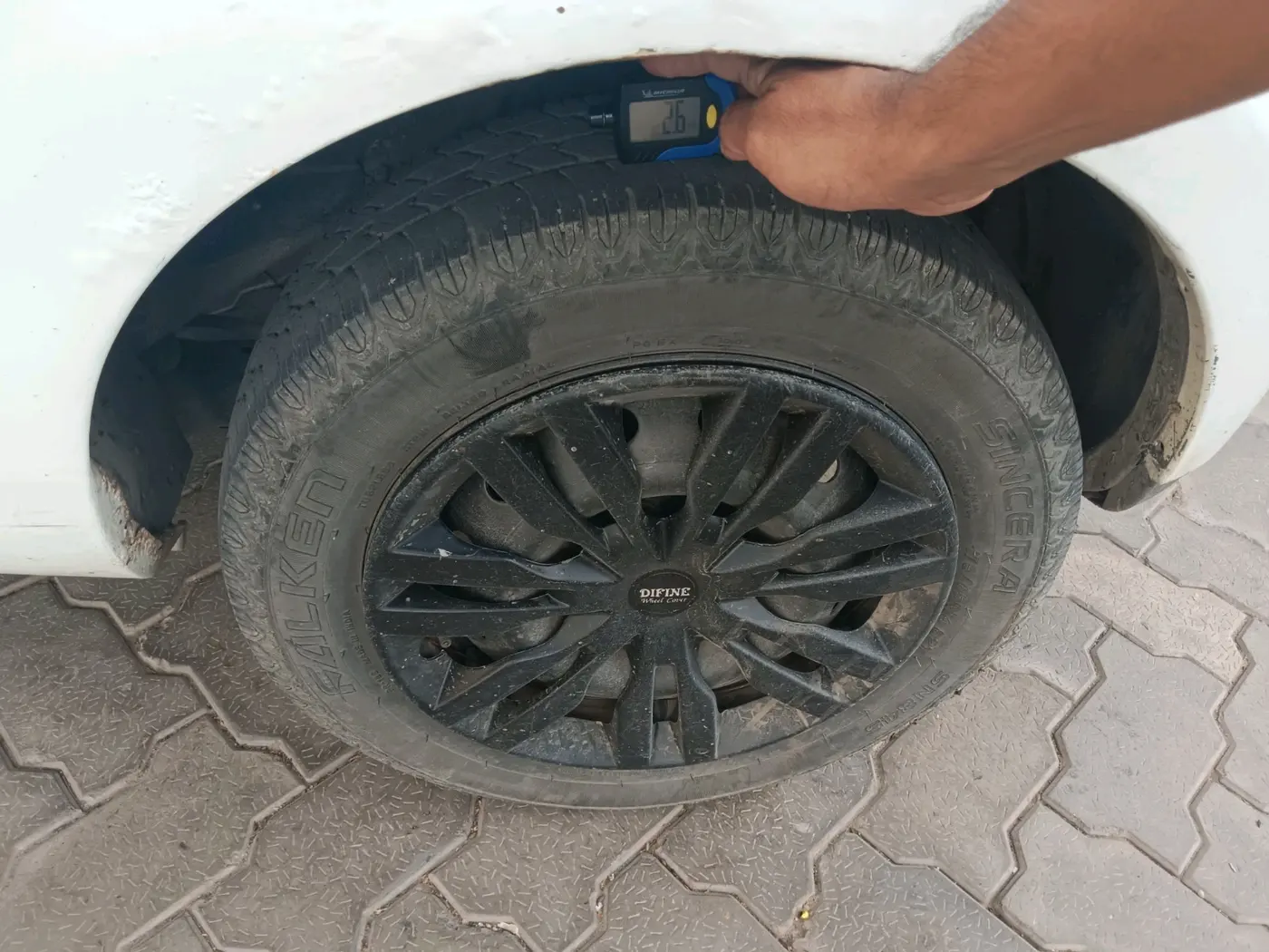 2015 Tata Bolt XM QUADRAJET, Diesel, Manual, 75,142 km, tyre