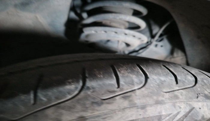 2016 Hyundai Creta SX PLUS 1.6 DIESEL, Diesel, Manual, 2,02,750 km, tyre