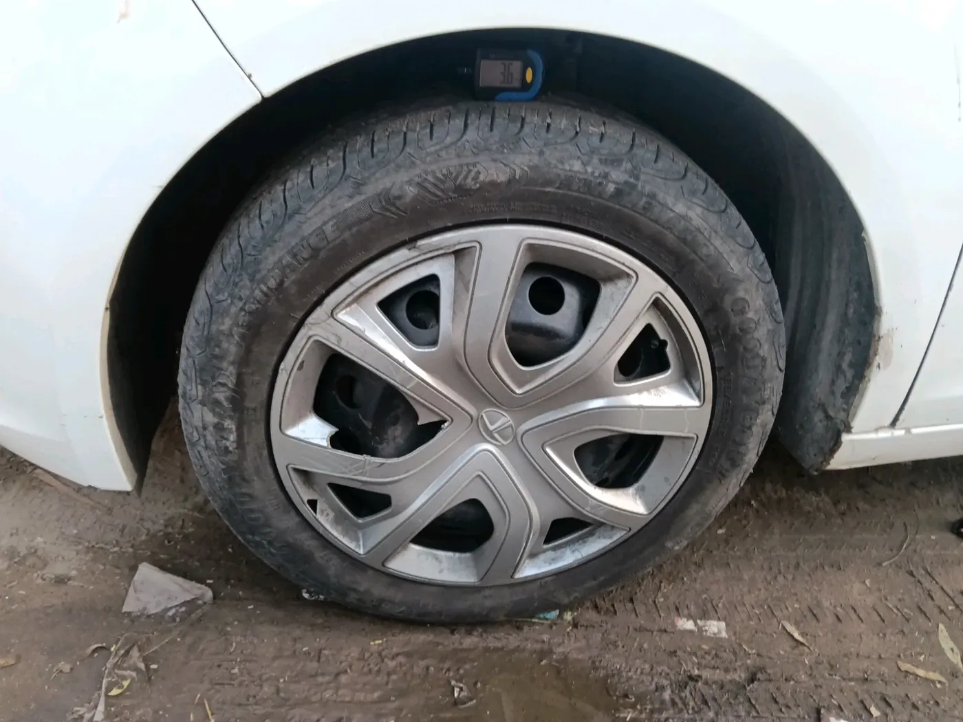 2022 Tata ALTROZ XTA, Petrol, Automatic, 28,005 km, tyre