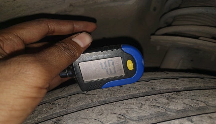 2017 Maruti Ciaz DELTA 1.4 AT PETROL, Petrol, Automatic, 1,48,251 km, tyre