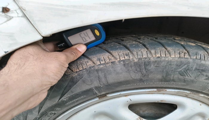 2016 Chevrolet Beat PS PETROL, CNG, Manual, 82,406 km, tyre