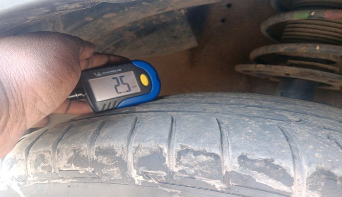 2024 Maruti XL6 ZETA CNG, CNG, Manual, 48,464 km, tyre