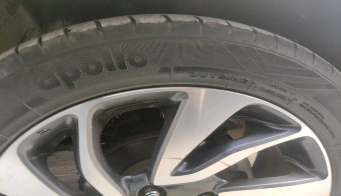 2019 Maruti Swift VXI, Petrol, Manual, 51,669 km, tyre