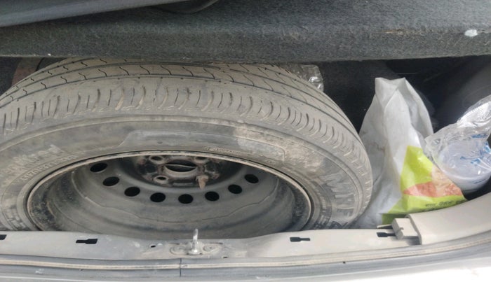 2016 Maruti Celerio VXI, CNG, Manual, 87,293 km, tyre