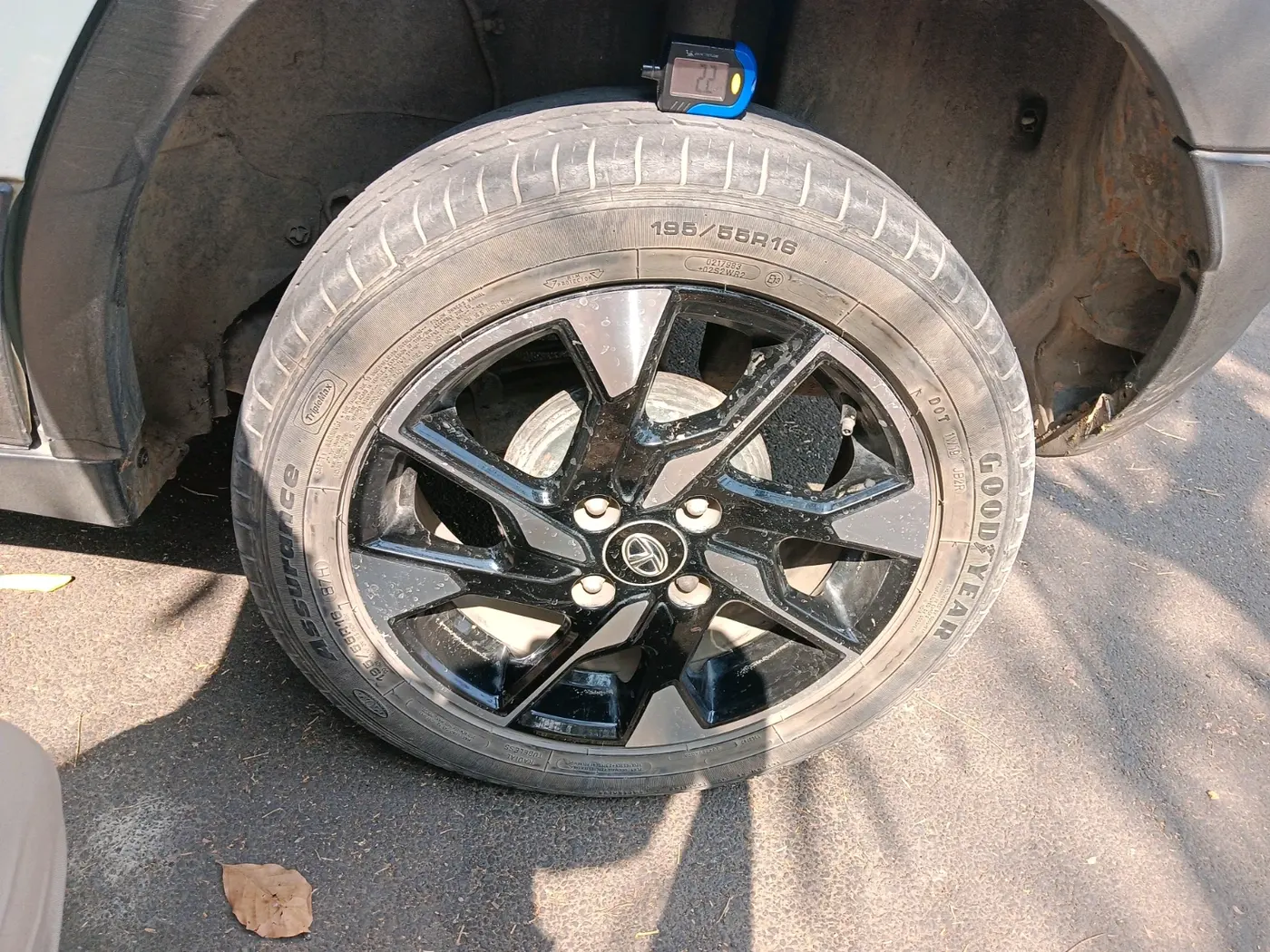 2021 Tata PUNCH CREATIVE  AMT, Petrol, Automatic, 44,746 km, tyre