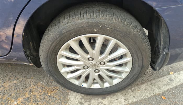 2019 Maruti Dzire ZXI AMT, Petrol, Automatic, 7,67,677 km, tyre