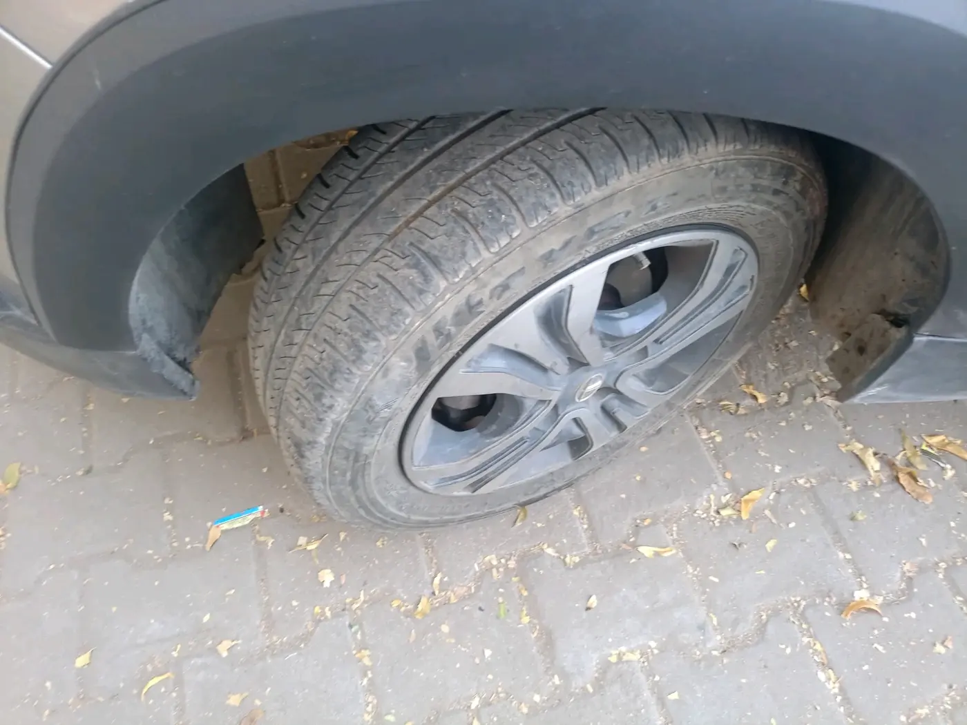2018 Tata TIAGO NRG PETROL, Petrol, Manual, 52,715 km, tyre
