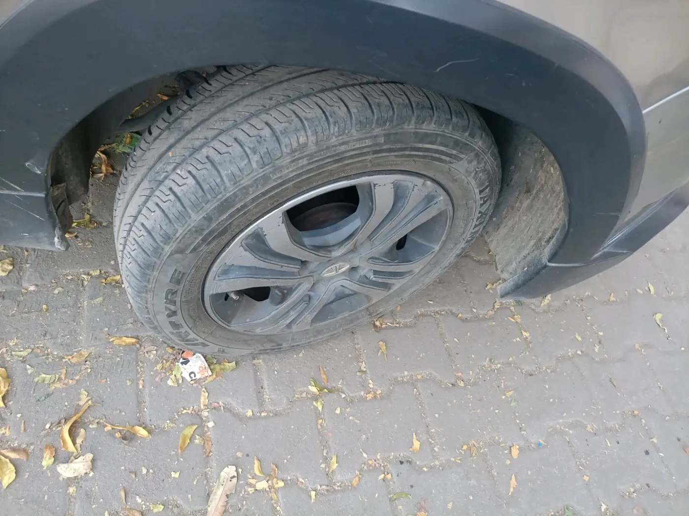 2018 Tata TIAGO NRG PETROL, Petrol, Manual, 52,715 km, tyre