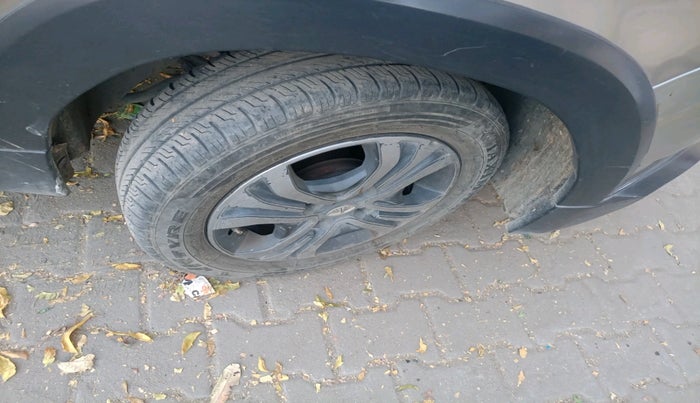 2018 Tata TIAGO NRG PETROL, Petrol, Manual, 52,715 km, tyre