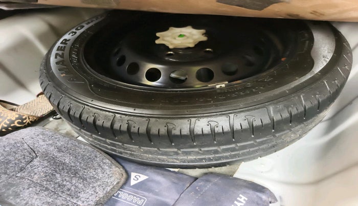 2014 Hyundai Xcent S (O) 1.2, Petrol, Manual, 1,10,596 km, tyre