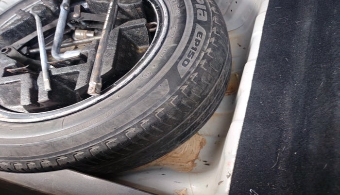 2021 Tata ALTROZ XE PETROL, Petrol, Manual, 1,18,009 km, tyre