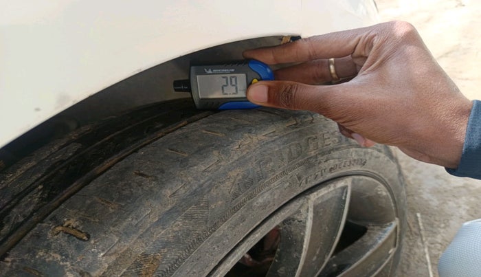 2021 Tata ALTROZ XE PETROL, Petrol, Manual, 1,18,009 km, tyre