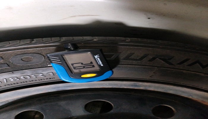 2016 Maruti Swift VXI, Petrol, Manual, 1,09,111 km, tyre