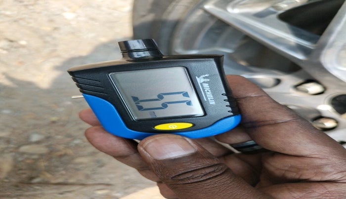 2016 Maruti Swift VXI, Petrol, Manual, 1,09,111 km, tyre