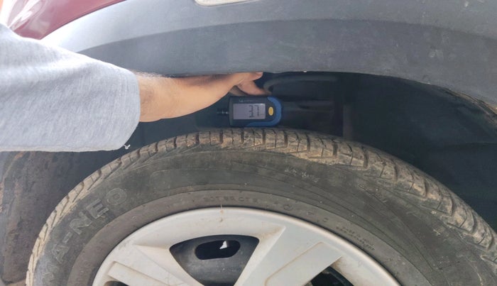 2017 Renault Kwid RXL, Petrol, Manual, 62,810 km, tyre