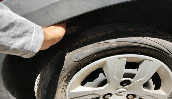 2017 Renault Kwid RXL, Petrol, Manual, 62,810 km, tyre