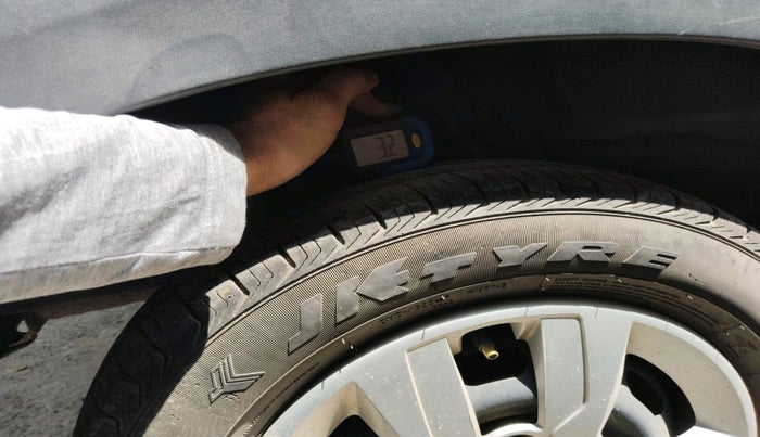 2017 Renault Kwid RXL, Petrol, Manual, 62,810 km, tyre