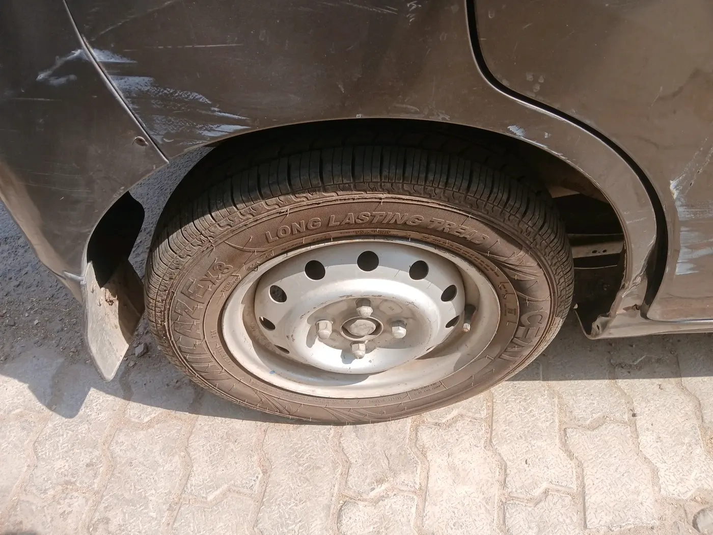 2011 Maruti Wagon R 1.0 LXI LPG, Petrol, Manual, 28,958 km, tyre