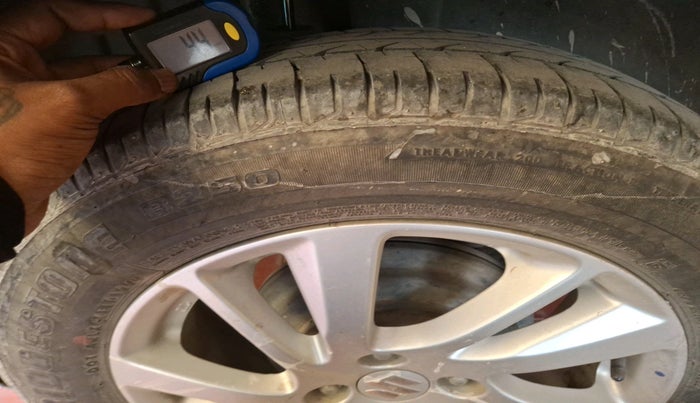 2011 Maruti Swift ZXI, Petrol, Manual, 94,346 km, tyre