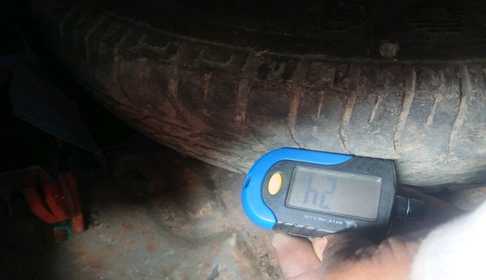 2011 Maruti Alto LXI, Petrol, Manual, 1,04,850 km, tyre