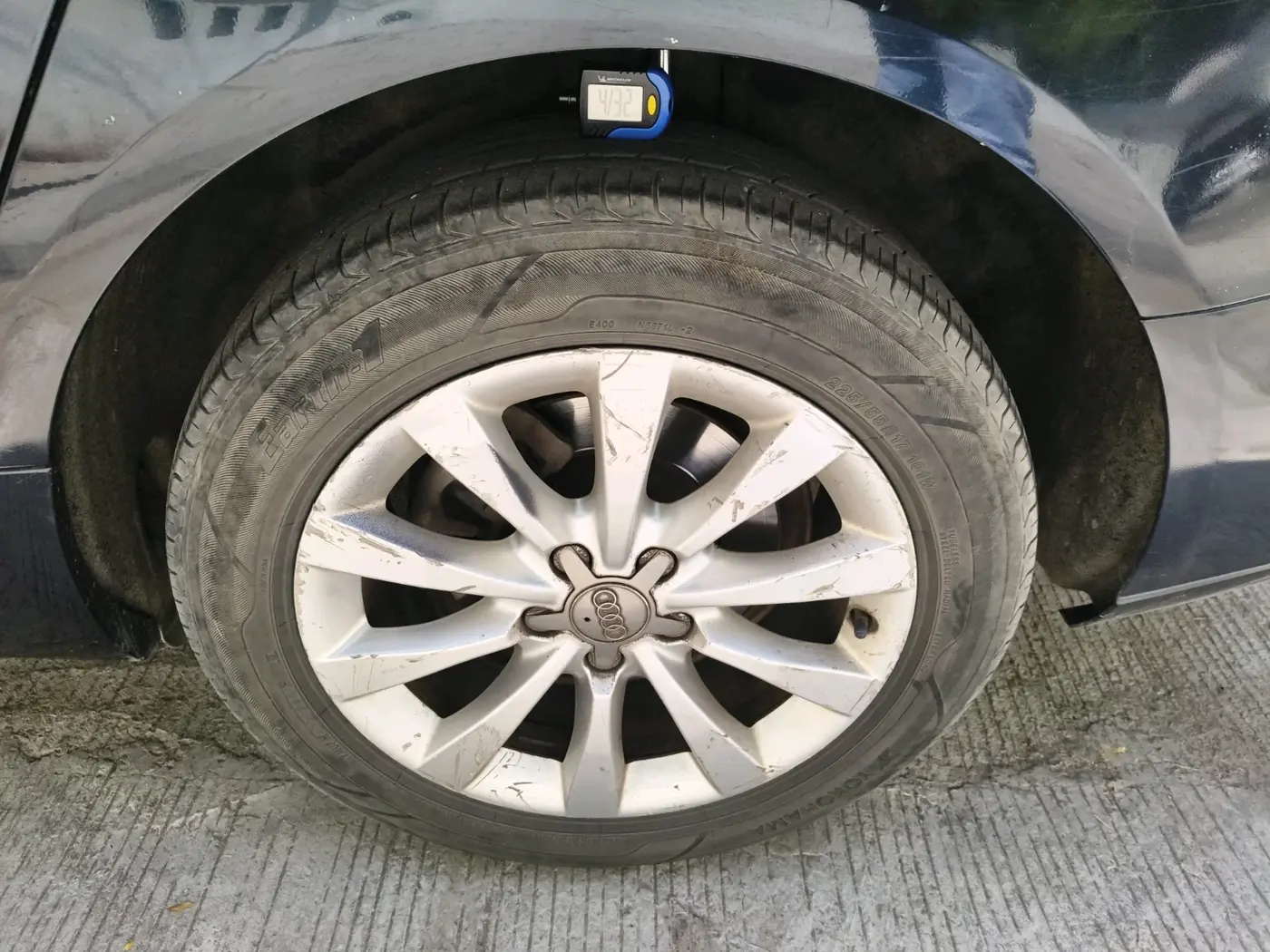 2012 Audi A6 2.0 TDI PREMIUM, Diesel, Automatic, 1,62,222 km, tyre