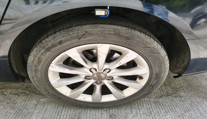 2012 Audi A6 2.0 TDI PREMIUM, Diesel, Automatic, 1,62,222 km, tyre