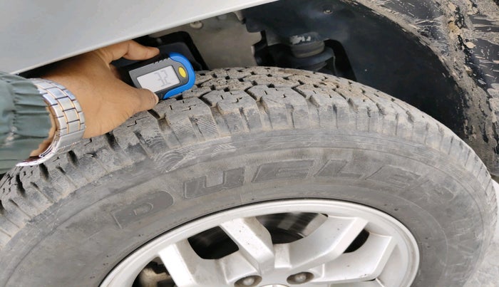 2016 Mahindra TUV300 T8, Diesel, Manual, 87,723 km, tyre