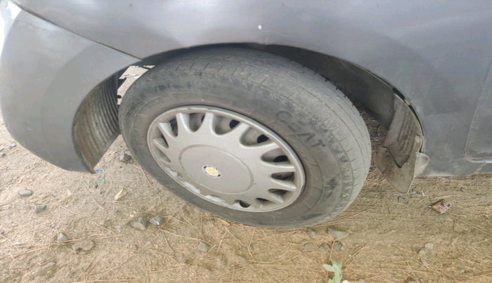 2012 Hyundai Eon ERA, CNG, Manual, 88,560 km, tyre