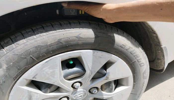 2016 Hyundai Xcent S 1.2, CNG, Manual, 1,55,238 km, tyre