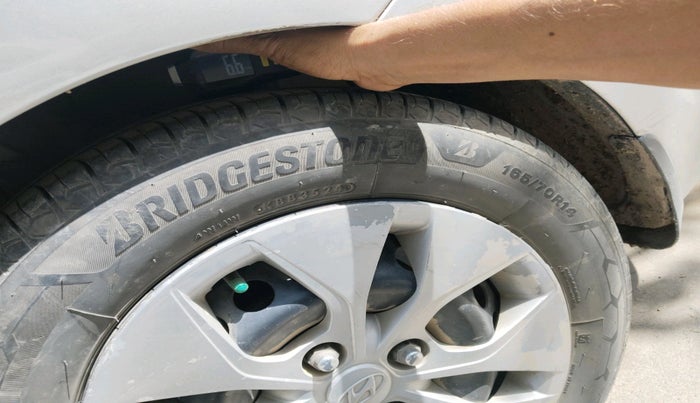 2016 Hyundai Xcent S 1.2, CNG, Manual, 1,55,238 km, tyre