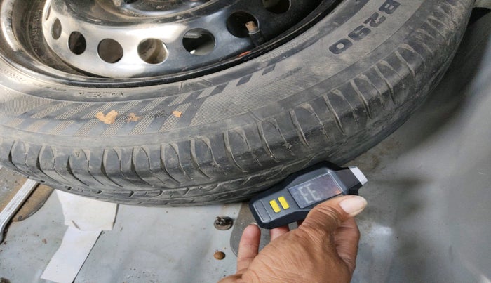 2016 Hyundai Xcent S 1.2, CNG, Manual, 1,55,238 km, tyre