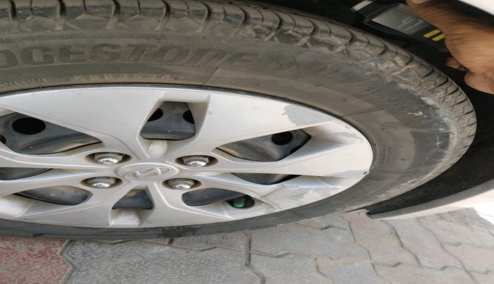 2016 Hyundai Xcent S 1.2, CNG, Manual, 1,55,238 km, tyre