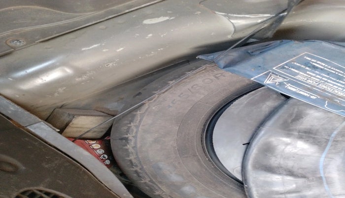 2011 Hyundai i10 MAGNA 1.2, Petrol, Manual, 82,844 km, tyre