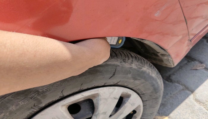 2011 Hyundai i10 MAGNA 1.2, CNG, Manual, 1,85,305 km, tyre